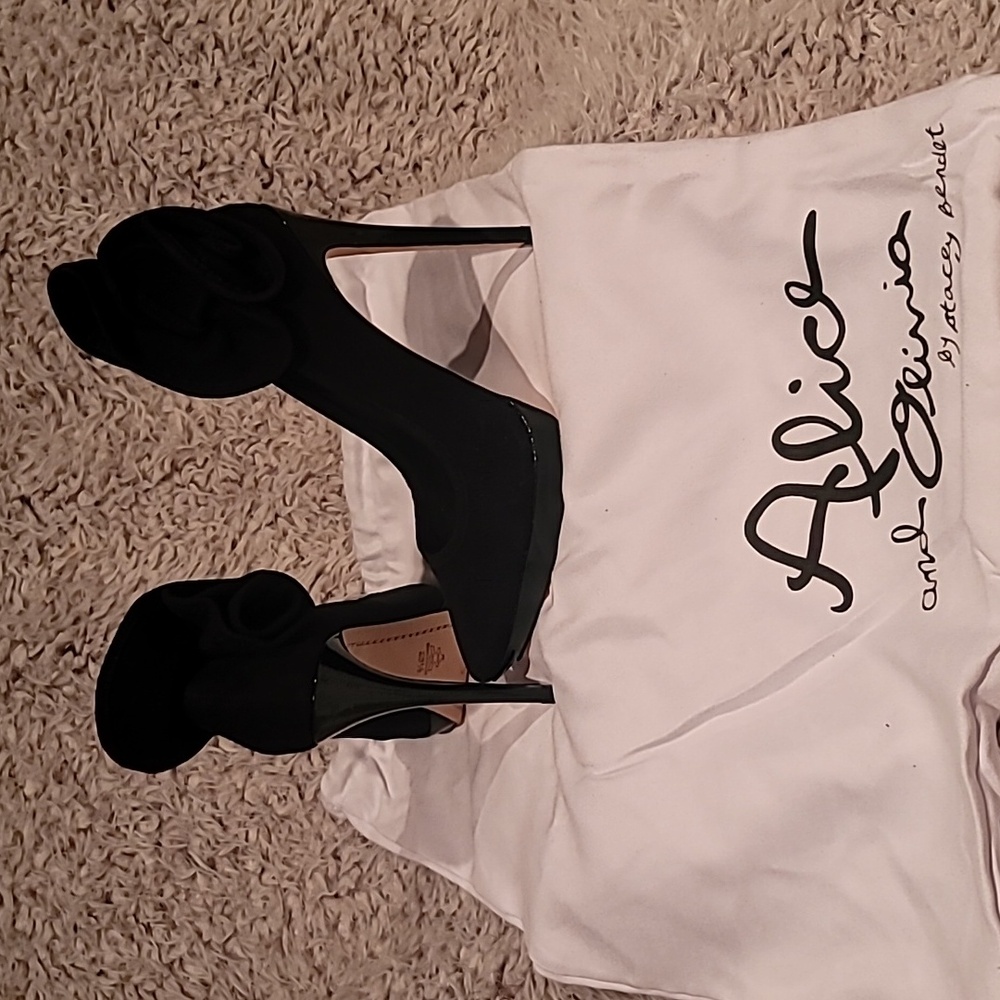 Authentic Alice and Olivia Suede Black Women's Heels NEW